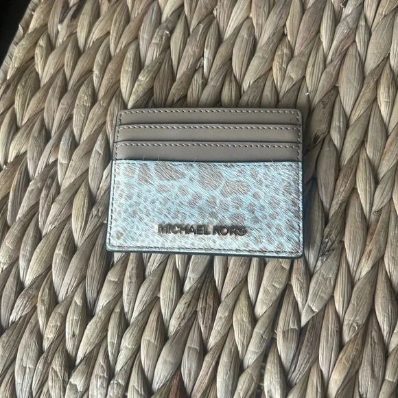 Studded Beige Leather Shoulder Bag - Picture 12 of 13